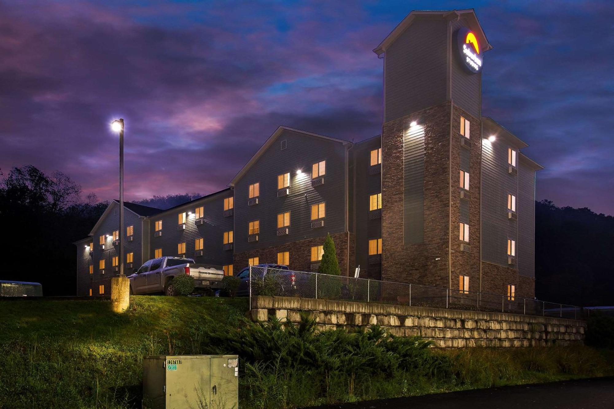 Suburban Studios Morgantown Exterior foto